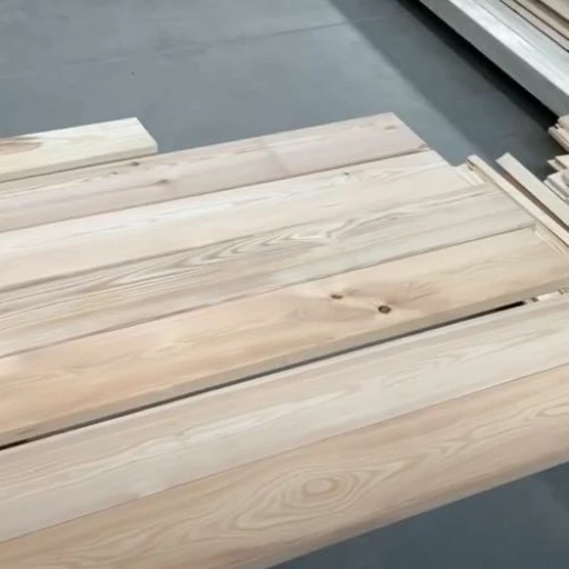 Доска террасная лиственница гладкая 45*90*5000, сорт АВ (0,45м2)